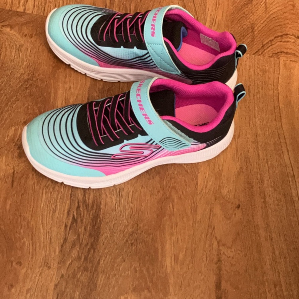Skechers Blue and Pink Sneakers with Gradient Design